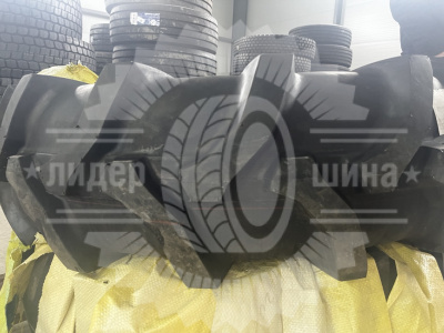 Сельхоз шина GREAMARK R-1 11,2-20 10PR с камерой